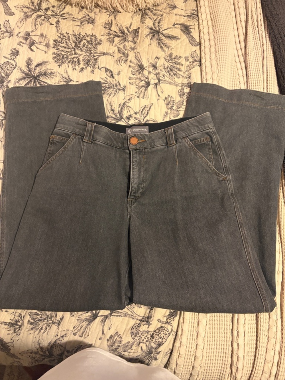 Democracy Straight-Leg Gray Women's Jeans